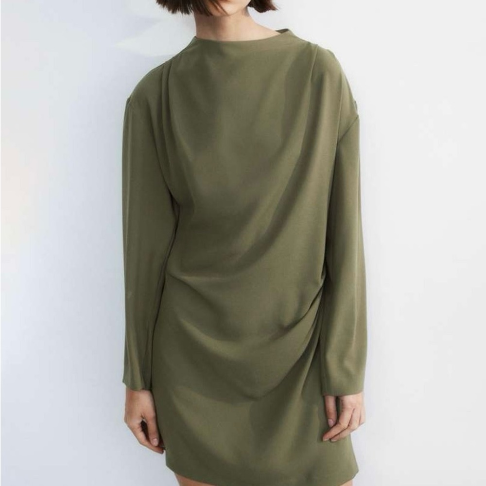 H&M Green Ruched Mock Neck Dress with Dolman Sleeves - Picture 2 of 6
